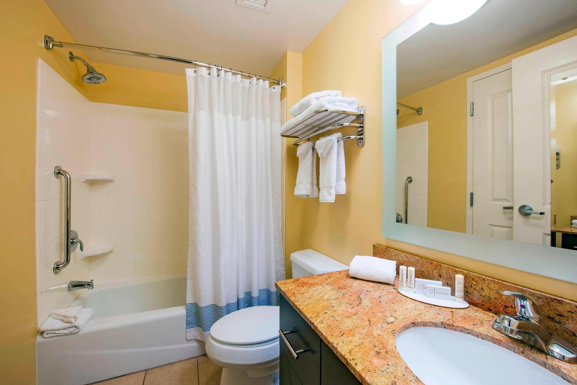 Towneplace Suites By Marriott Bethlehem Easton/Lehigh Valley Hollo Bagian luar foto