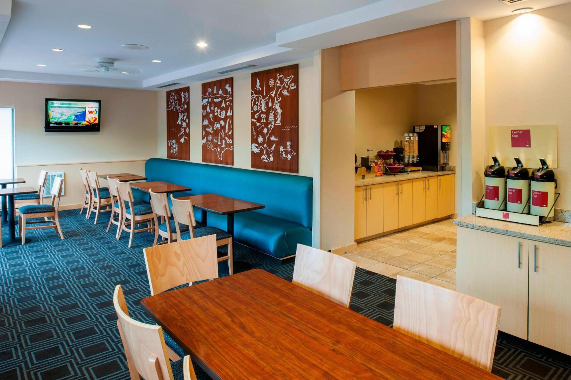 Towneplace Suites By Marriott Bethlehem Easton/Lehigh Valley Hollo Bagian luar foto
