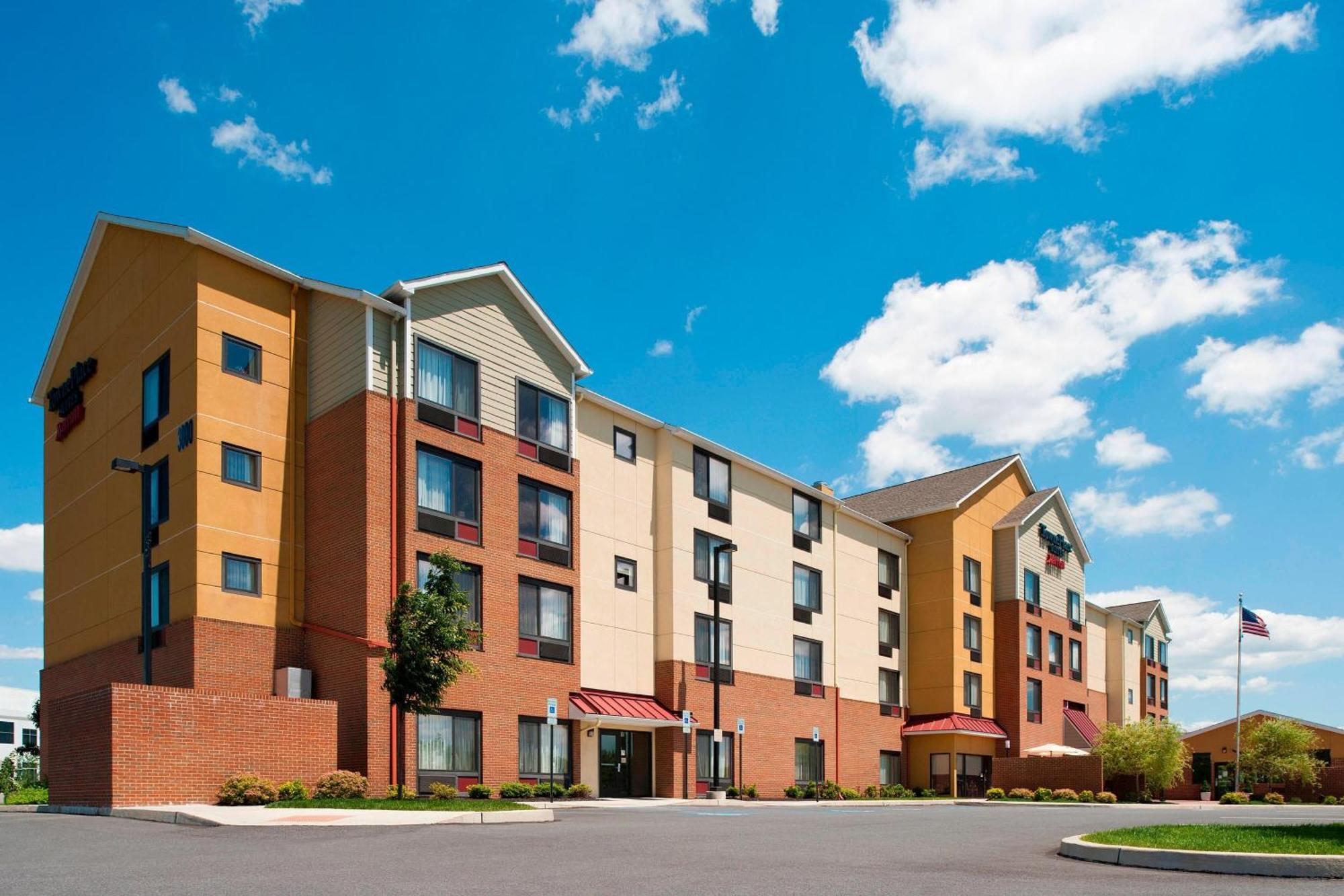 Towneplace Suites By Marriott Bethlehem Easton/Lehigh Valley Hollo Bagian luar foto